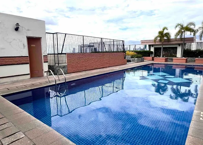 Heart Of Bgc Mckinley B3 Apartment