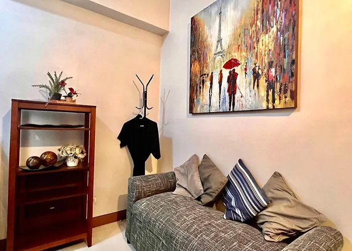 Heart Of Bgc Mckinley B3 Apartment