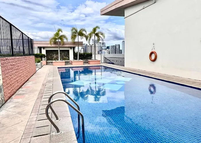 Apartment Heart Of Bgc Mckinley B3 *