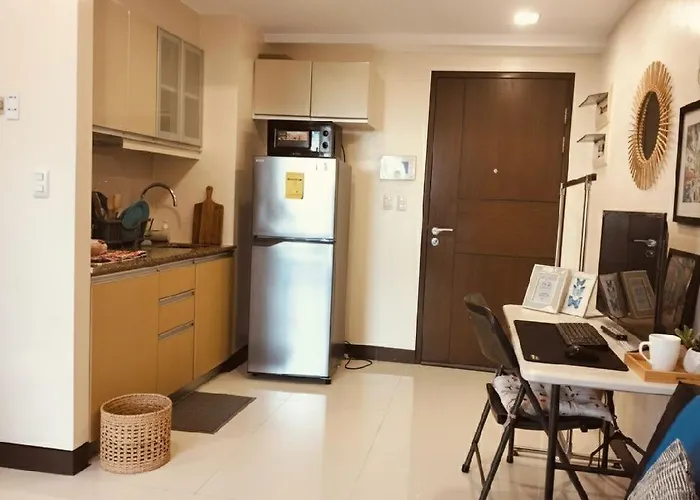 Heart Of Bgc Mckinley B3 Apartment