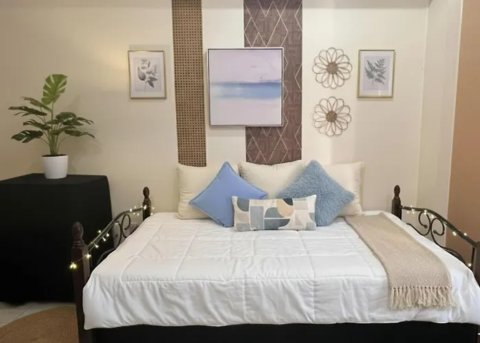 Heart Of Bgc Mckinley B3 Apartment *