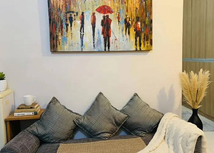 Heart Of Bgc Mckinley B3 Apartment *