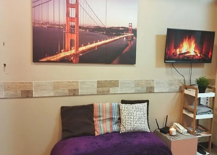 Apartment Heart Of Bgc Mckinley B3 Manila